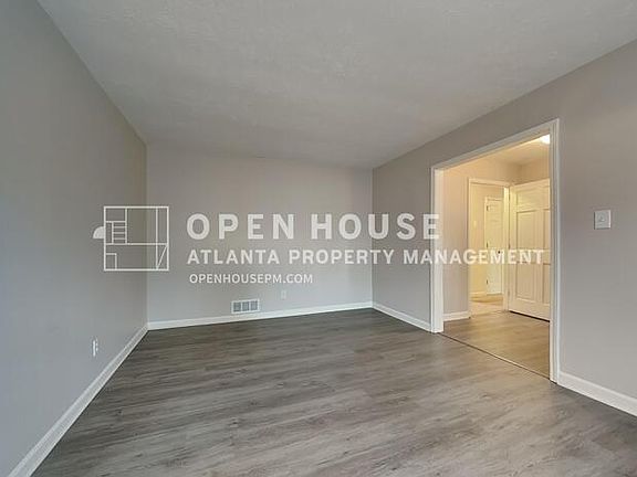 5th image of 2849 Adella Ct