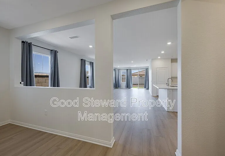 1231 Trojan Cir — Photo 26