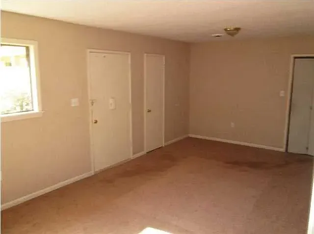 4 bed, 1.5 bath, 1762 sqft, $1,450 — Photo 3