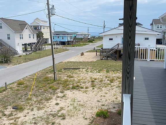 SIDE PORCH 500 FEET TO BEACH