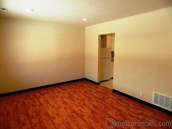 3rd image of 1132 King Ave