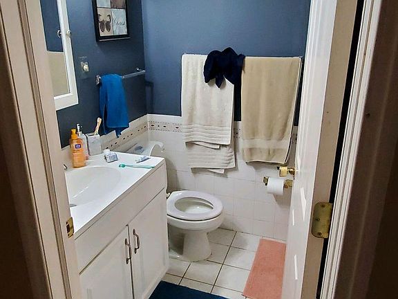 4th image of 173 Kathleen Dr