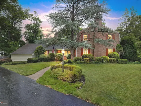 234 Nicholson Dr, Moorestown, NJ 08057