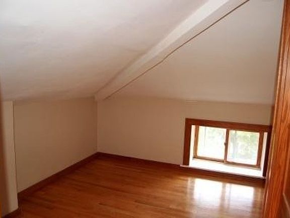 5th image of 1033 Spaight St APT 3B