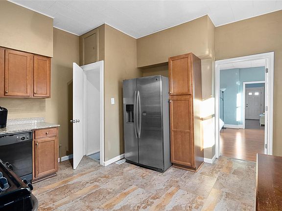 5th image of 1227 Kraft St