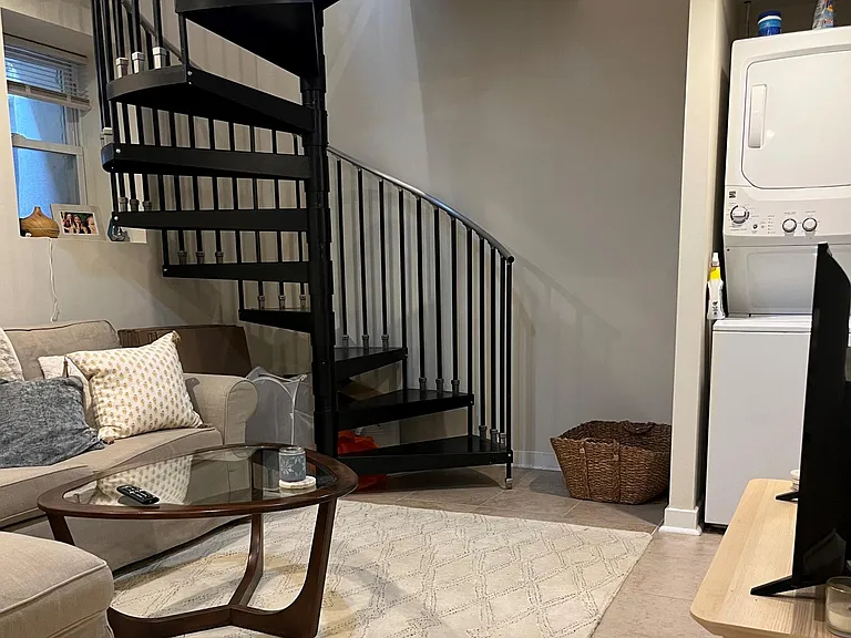 317 S 6th St #1R — Photo 12
