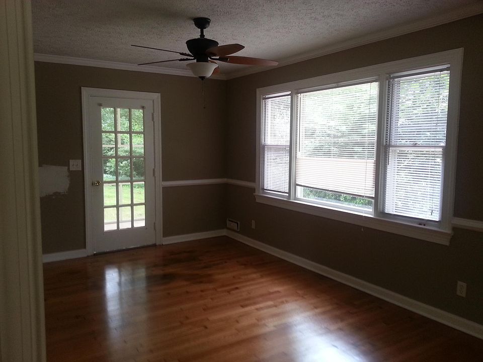 Dining Room off the Screen Porch; Neutral colors throughout entire home