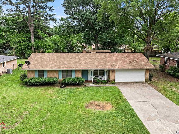 2nd image of 906 Lincoln Dr