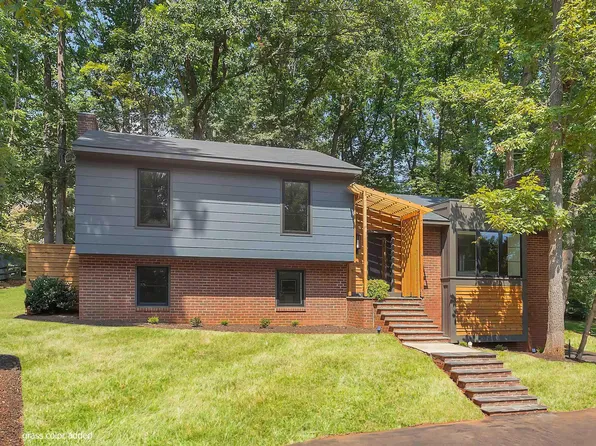 2419 Hillwood Pl, Charlottesville, VA 22901