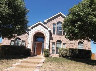 1241 High Bluff Dr, Desoto, TX 75115