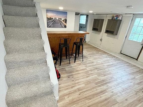 2nd image of 5926 Curry Rd