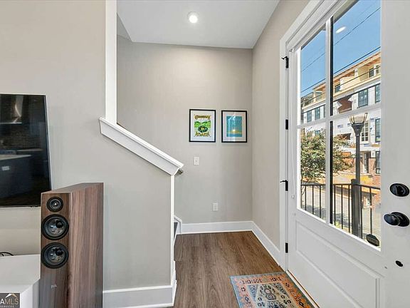 4th image of 114 Beardon Cir SE