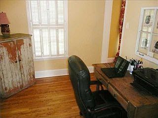 4th image of 3776 Highland Park Pl