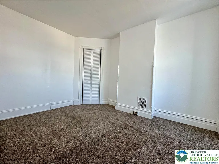 221 N 15th St #2 — Photo 6
