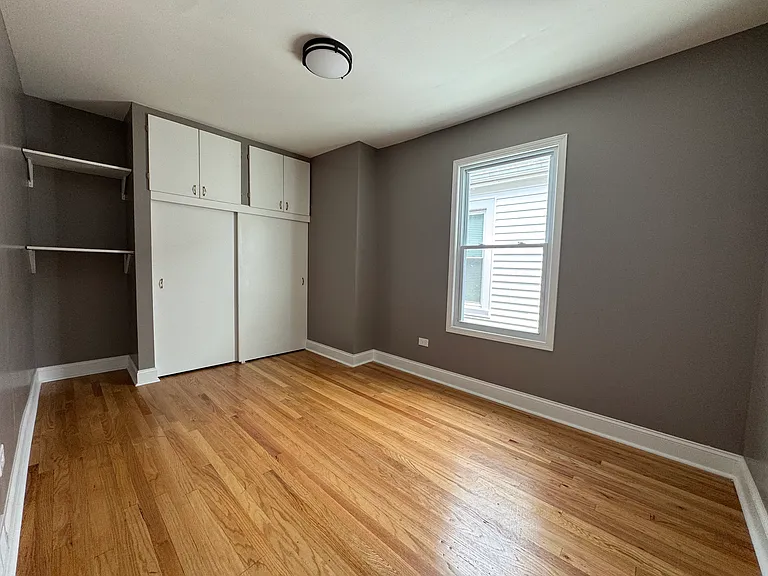 2822 N Mulligan Ave #2 — Photo 2