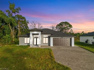 541 Chalet Ave S, Lehigh Acres, FL 33974