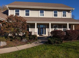 N66W12812 Corryton Ct, Menomonee Falls, WI 53051