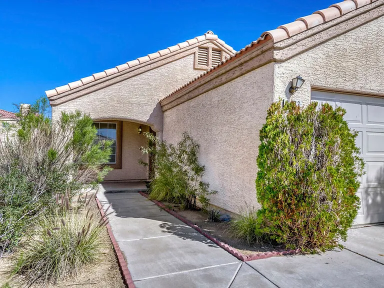 6472 Burlwood Way — Photo 3