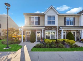 17 Hunter Dr, Central Islip, NY 11722