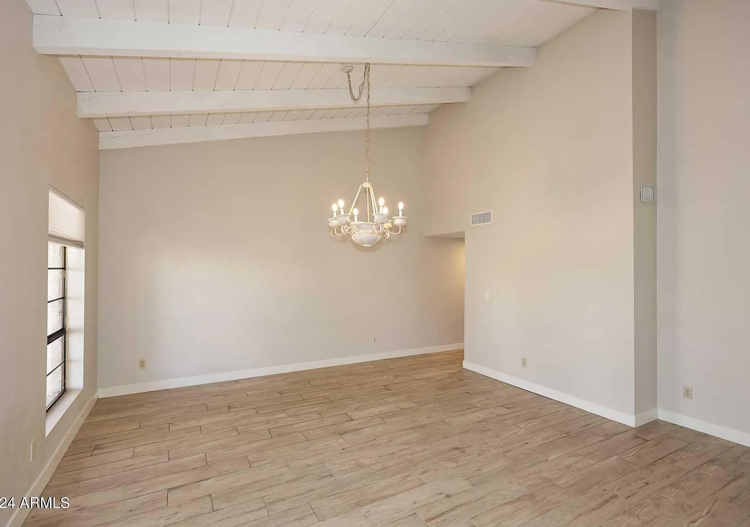 4 bed, 2.5 bath, 3108 sqft, $5,600 — Photo 2