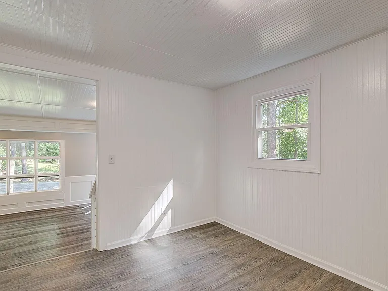 907 Green Meadow Dr — Photo 6