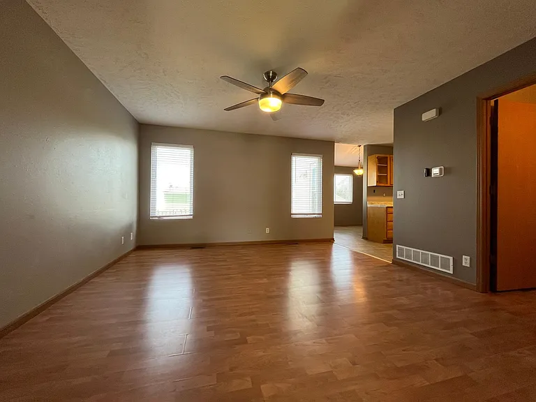7519 N 285th Avenue Cir — Photo 4
