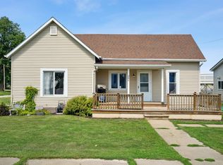 205 William St, Edgewood, IA 52042