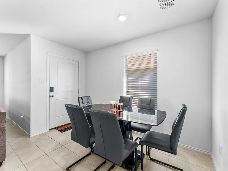 241 Thresher Ln — Photo 8