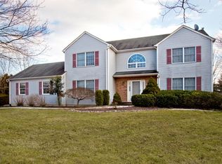31 Parkview Rd, Cranbury, NJ 08512