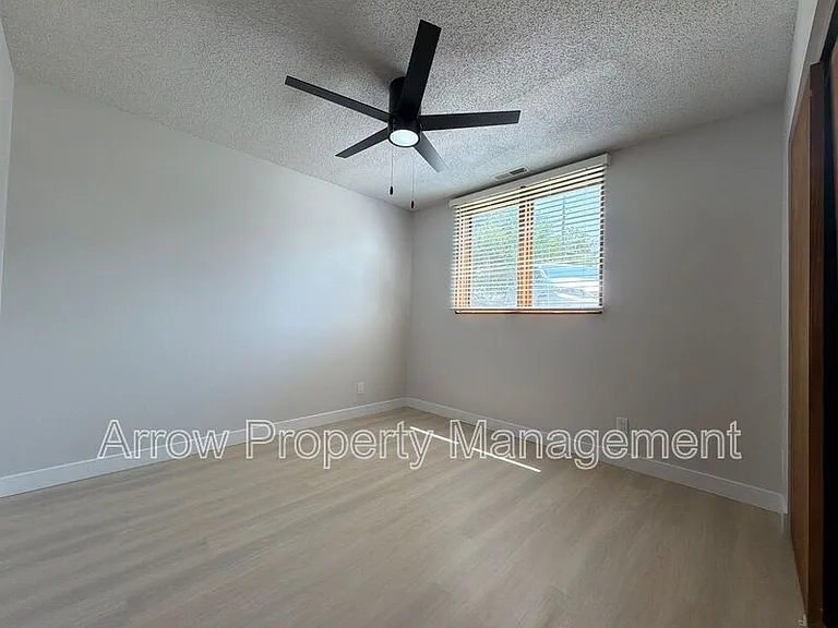 2323 T St #7 — Photo 9