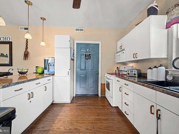 4th image of 24 Knox St