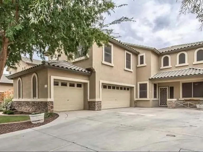 4521 W Magdalena Ln — Photo 1