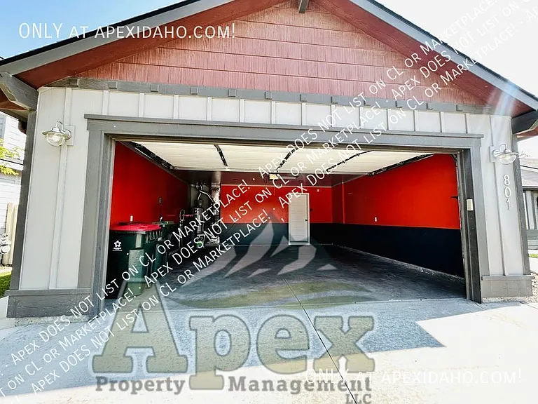 801 E Ionia Dr — Photo 28