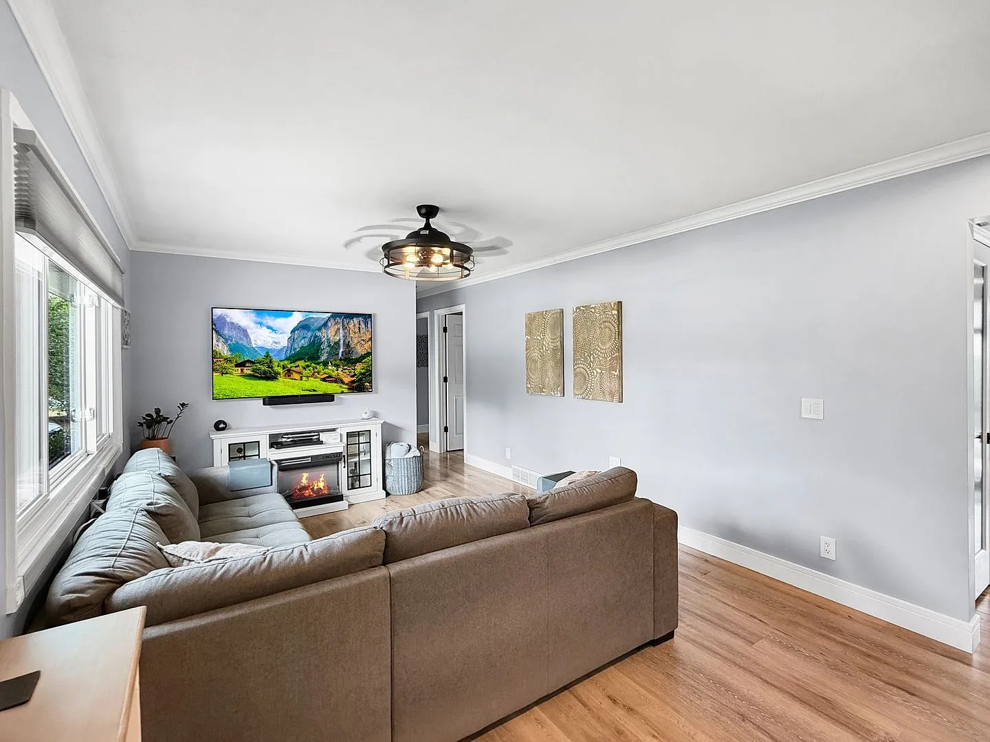 3 bed, 2.0 bath, 1866 sqft, $2,895 — Photo 4