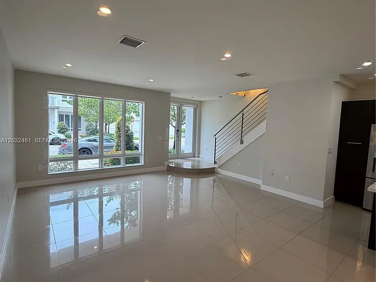 6440 NW 103rd Psge #6440 — Photo 37