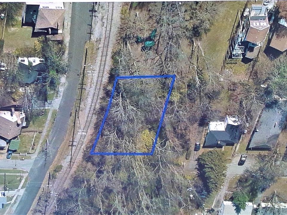 1st image of 3739 Kirkup Ave