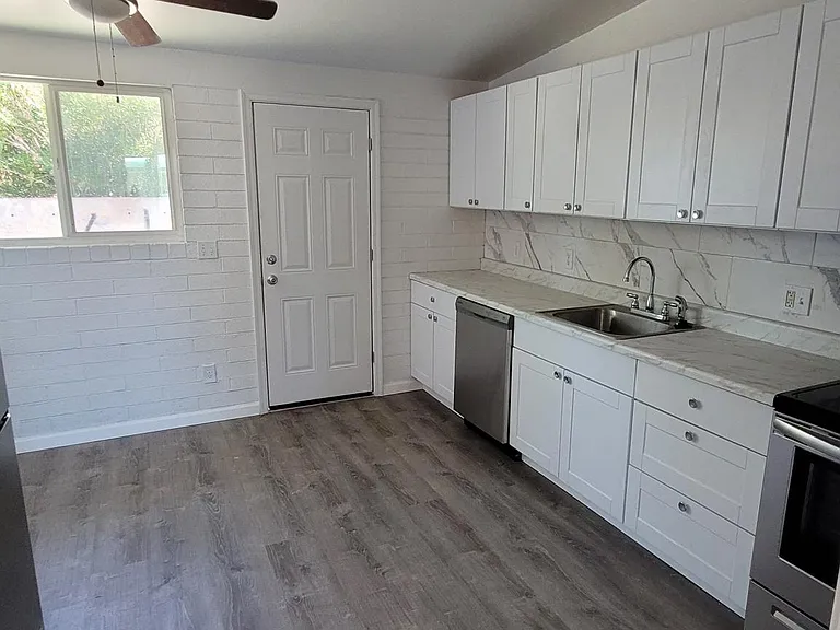 4430 E Pima St — Photo 3