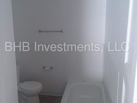 5th image of 3261 Ralston Ave