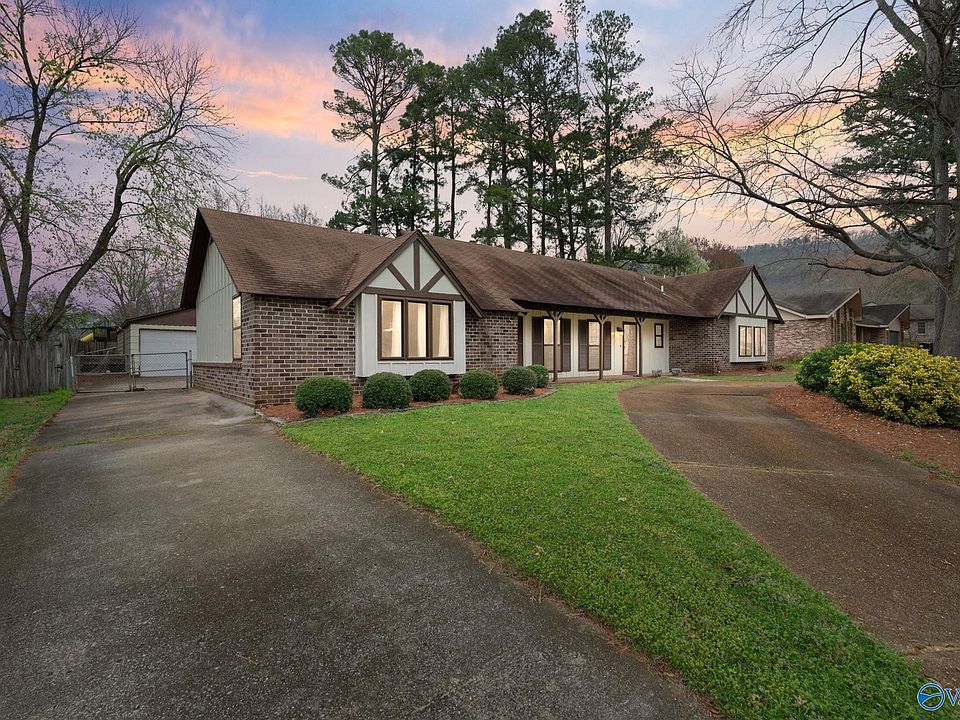 1st image of 2517 Galahad Dr SE