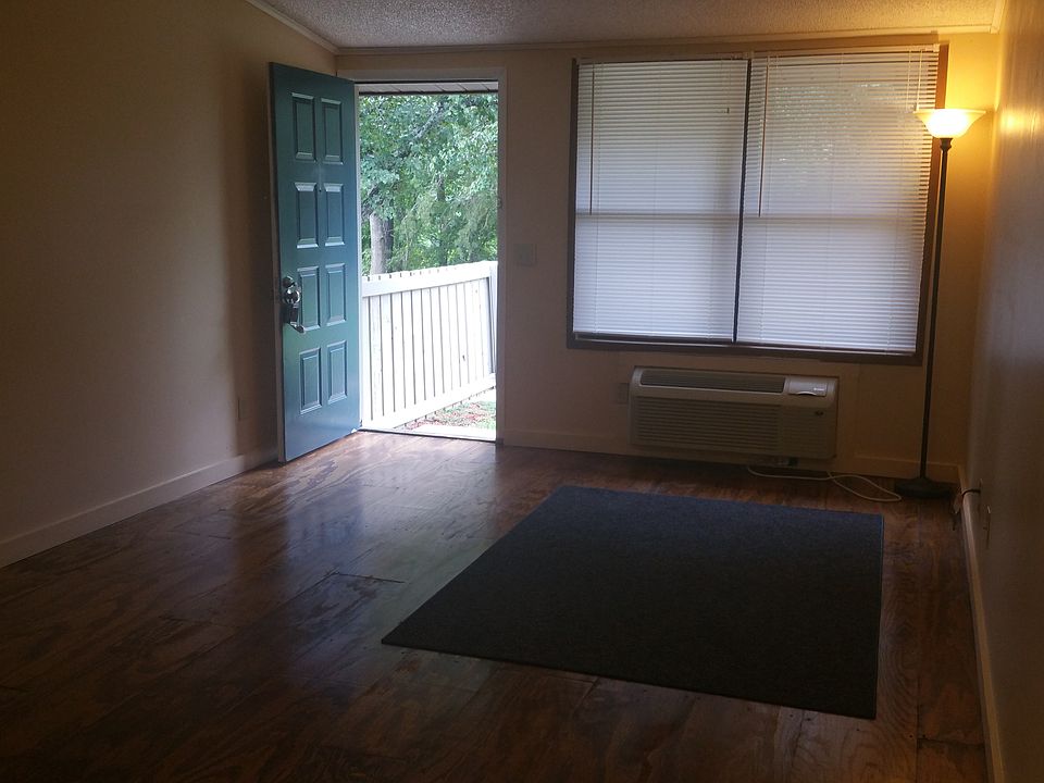 2nd image of 409 Springbrook Dr