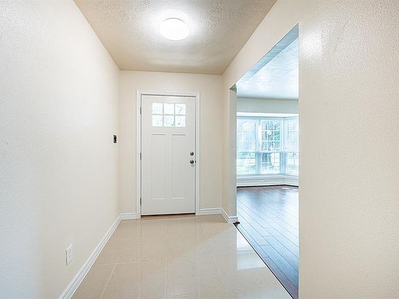 4th image of 15722 Tumbling Rapids Dr