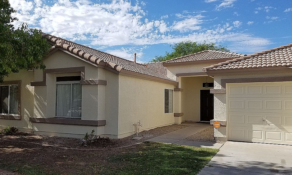 Beautiful curb appeal!