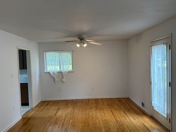 5th image of 9316B Maryland St