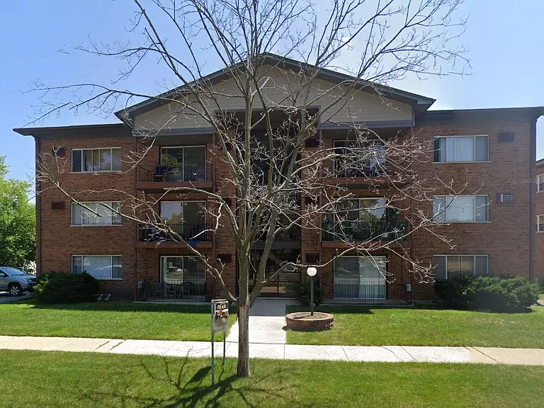 11035 S Nagle Ave #9 — Photo 1