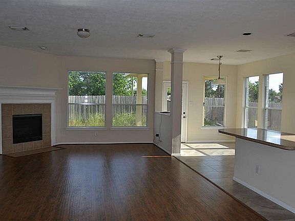 3rd image of 15902 Hidden Crest Dr