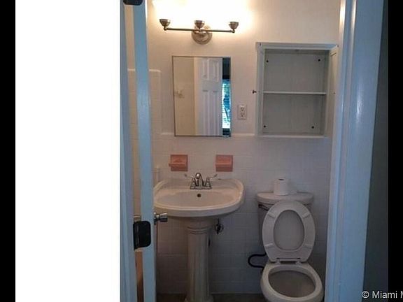 3rd image of 644 NE 16th Ave #3