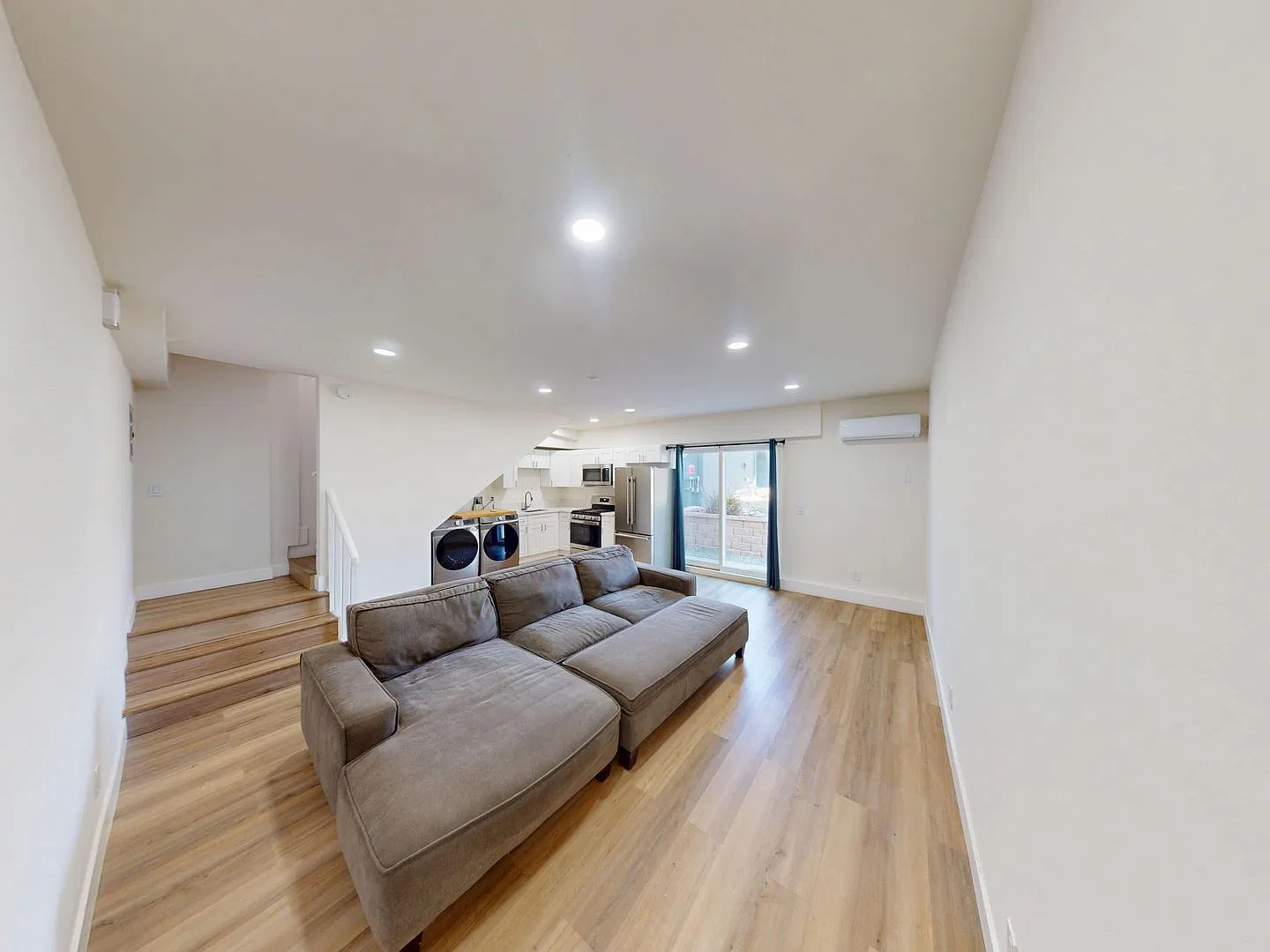 Cozy 2BD / 1BA Private Unit!! — Photo 4