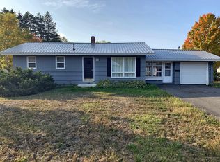 32 Maple St, Presque Isle, ME 04769