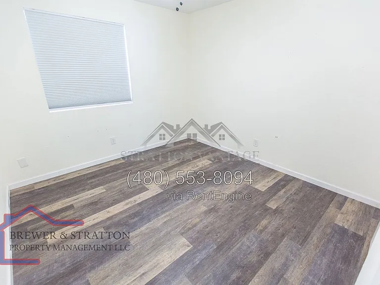 689 W Constitution Dr — Photo 25