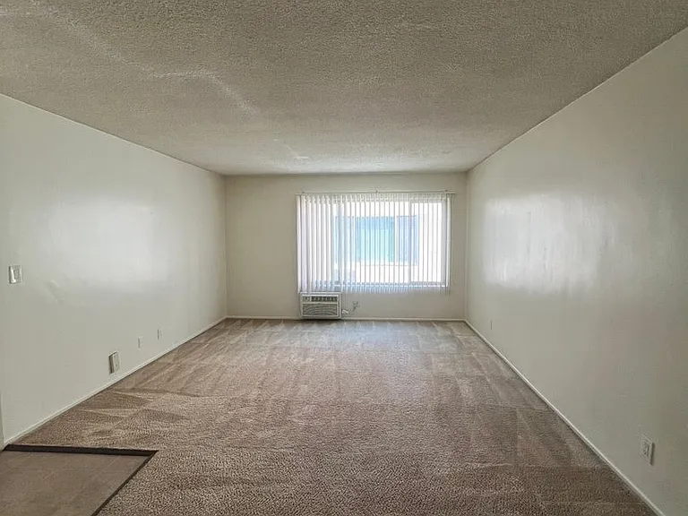The Burbank Towers — Photo 6